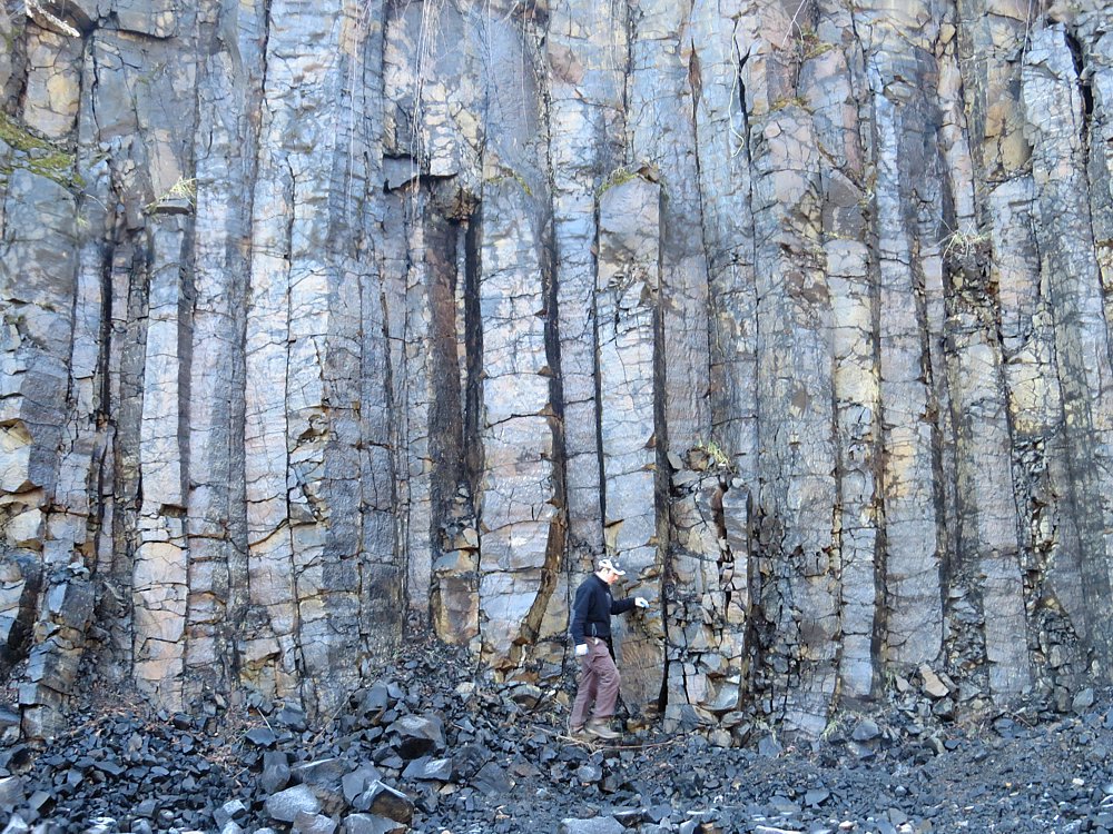 columnar basalt, basalt columns